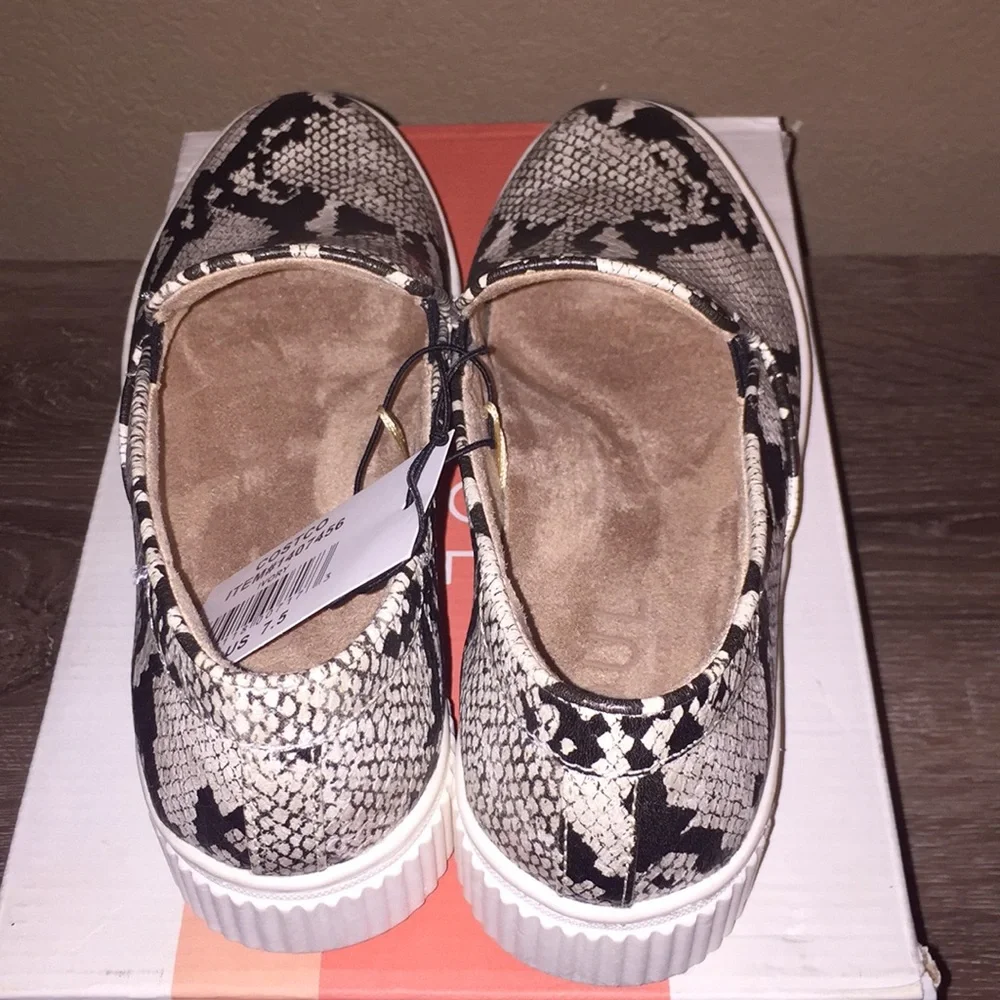 New Naturalizer Soul Tia Slip On Sneakers - Picture 3 of 5